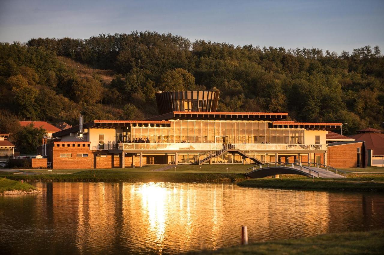 Theodora Golf Club Hotel 4*